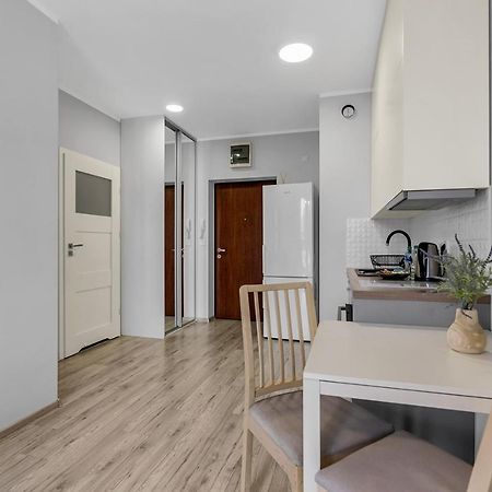 Wlochy Klinkierowa Comfort Apartment Varsóvia Exterior foto