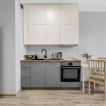 Wlochy Klinkierowa Comfort Apartment Varsóvia Exterior foto