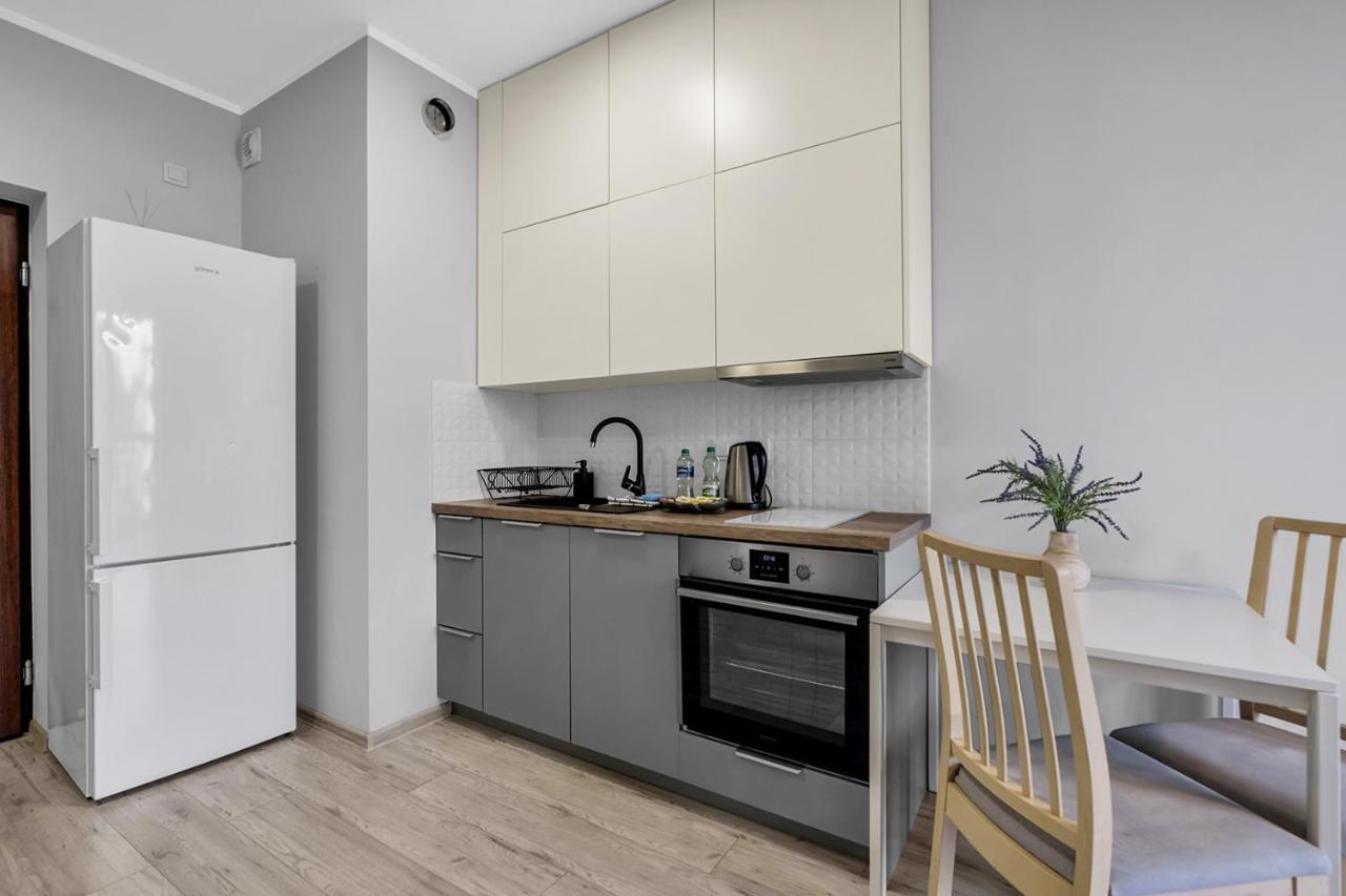 Wlochy Klinkierowa Comfort Apartment Varsóvia Exterior foto